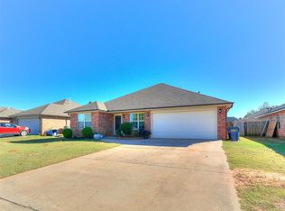 608 E Juniper Ln, Mustang, OK 73064