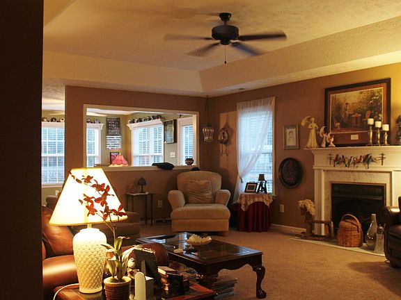3rd image of 6821 Country Place Dr