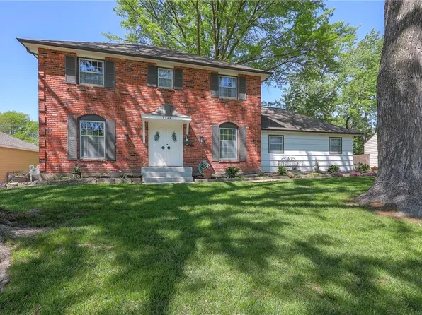 9724 Outlook Dr, Overland Park, KS 66207