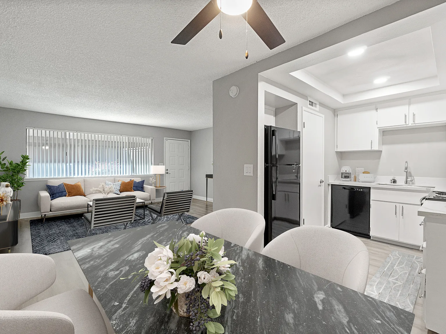 Monte Vista Apartments — Photo 3