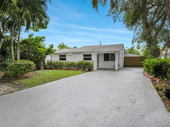 2041 NE 182nd St, North Miami Beach, FL 33162
