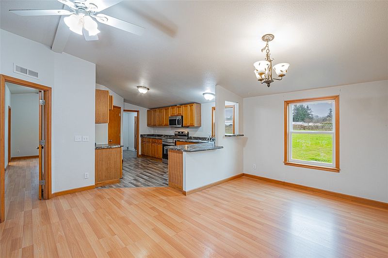 3rd image of 18231 Doris Lane SW