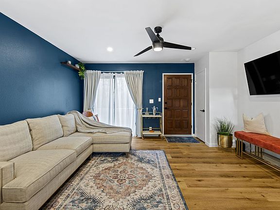 4th image of 1430 Northrim Ct Unit 5