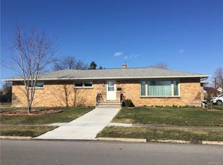 7 Seminole Ln, Buffalo, NY 14225