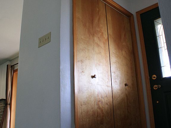4th image of 141 Kenneth Ave