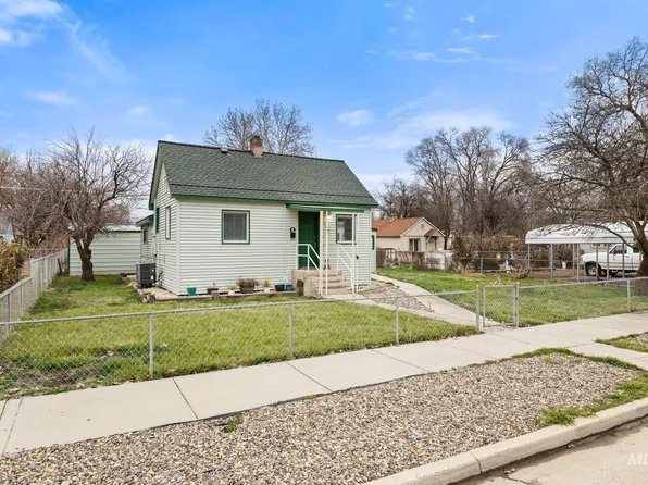 1317 Arthur St, Caldwell, ID 83605