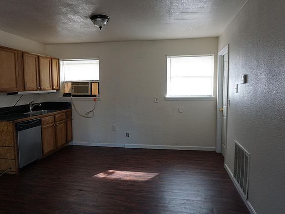 5th image of 2723 Roanoke Dr