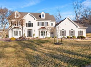 17751 Hornbean Dr, Chesterfield, MO 63005