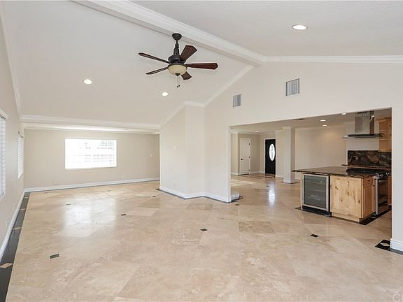 5th image of 2421 Reservoir Dr