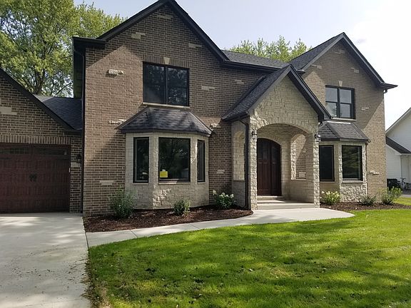3rd image of 1651 N Vail Ave