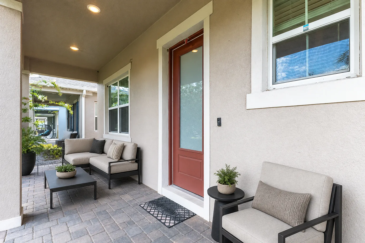 4 bed, 2200 sqft, $2,600 — Photo 2