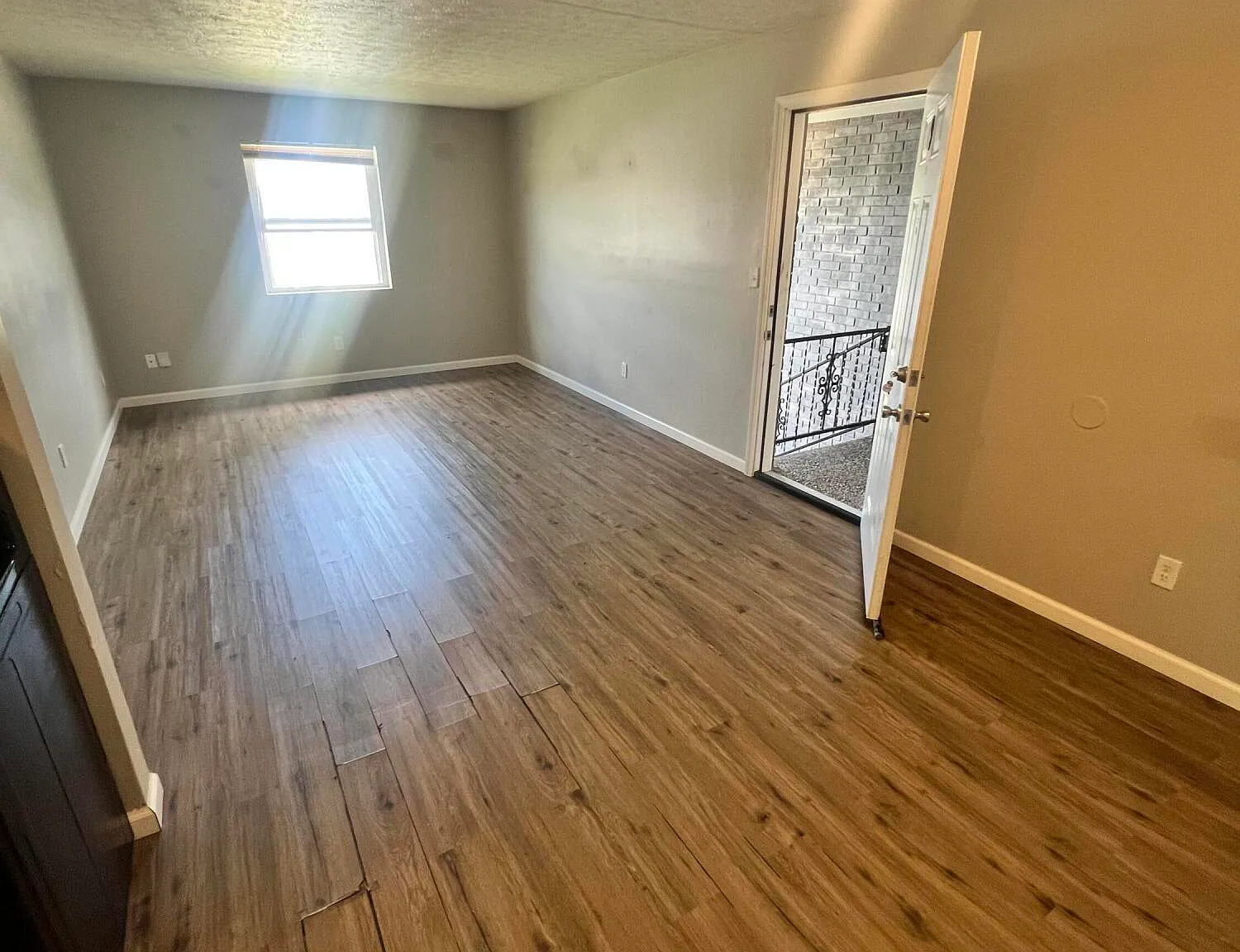 2 bed, 1.0 bath, 925 sqft, $950 — Photo 4