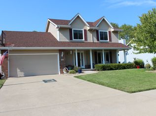 822 SE Peterson Dr, Ankeny, IA 50021