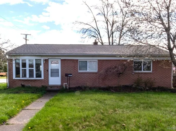 25680 Packard St, Roseville, MI 48066