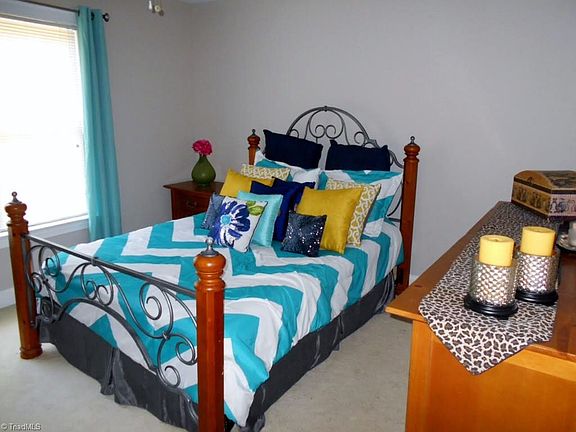 4th image of 3126 Brookforest Dr