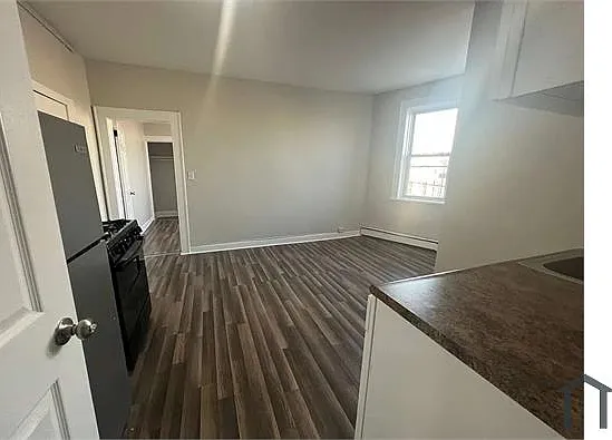 274 Vreeland Ave #V4 — Photo 3