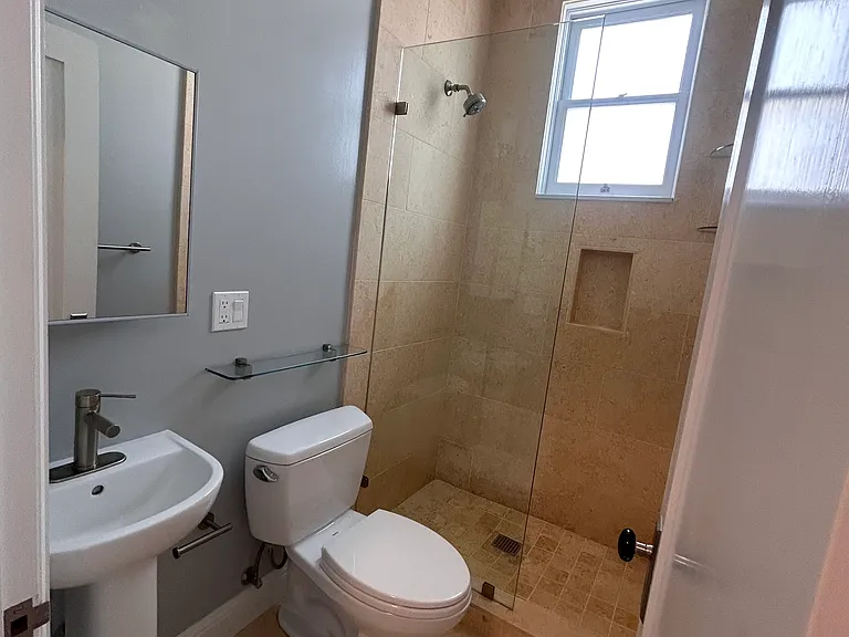399 Steiner St — Photo 5