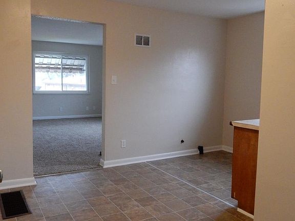 4th image of 59 Bennington Dr