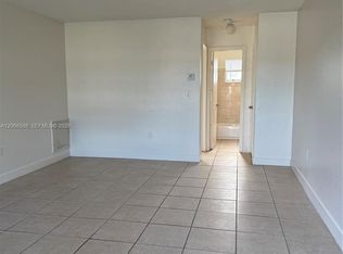 7241 Venetian St APT 11, Hollywood, FL 33023
