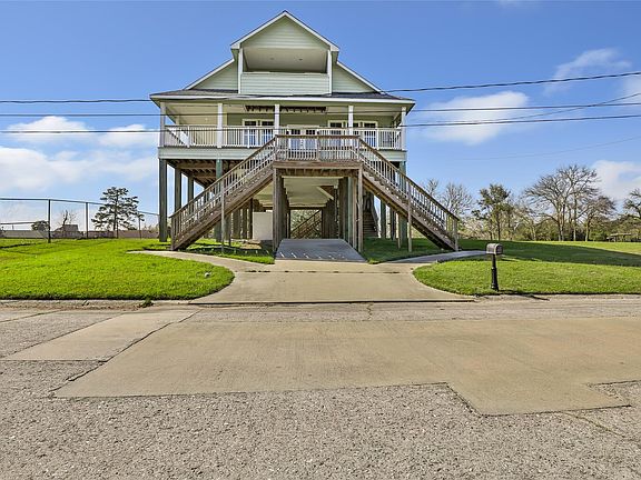 2nd image of 205 Rue Orleans St