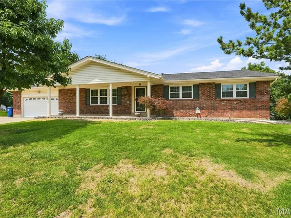 1613 Tamarack Dr, Saint Charles, MO 63301