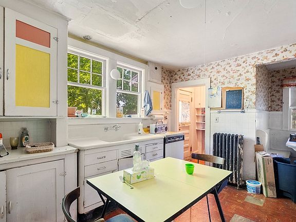 2nd image of 282 Marrett Rd