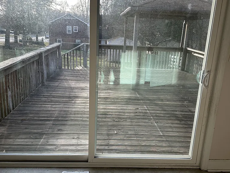 1601 Grovewood Dr — Photo 2