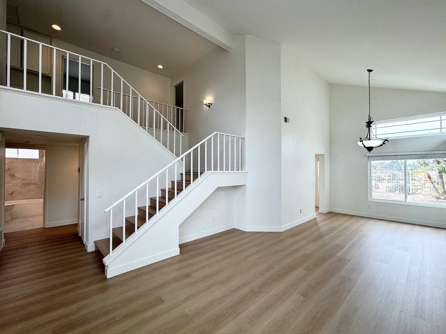 4 bed, 1913 sqft, $5,000 — Photo 4