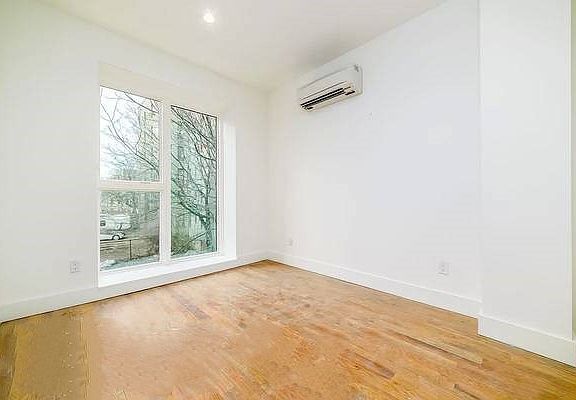 5th image of 171 Linden Blvd #6