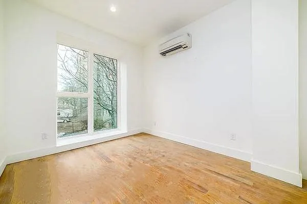 Rented by Dwelling NY Realty Inc | media 15