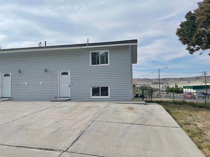 1st image of 395 Anvil Dr APT B