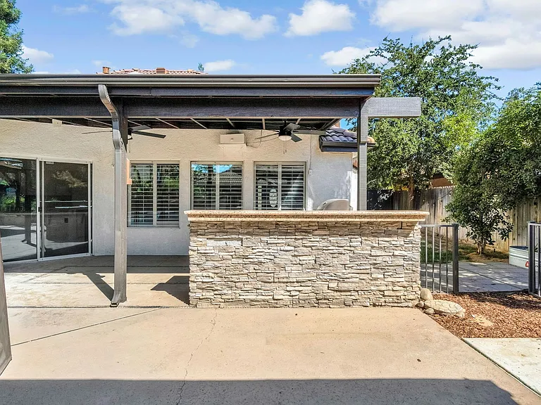 3513 W Vartikian Ave — Photo 7