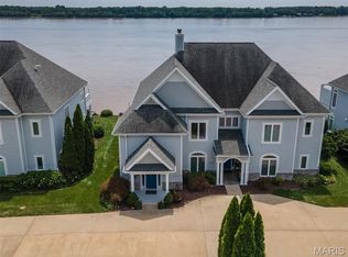 805 Wind Rivers Dr #B, Grafton, IL 62037