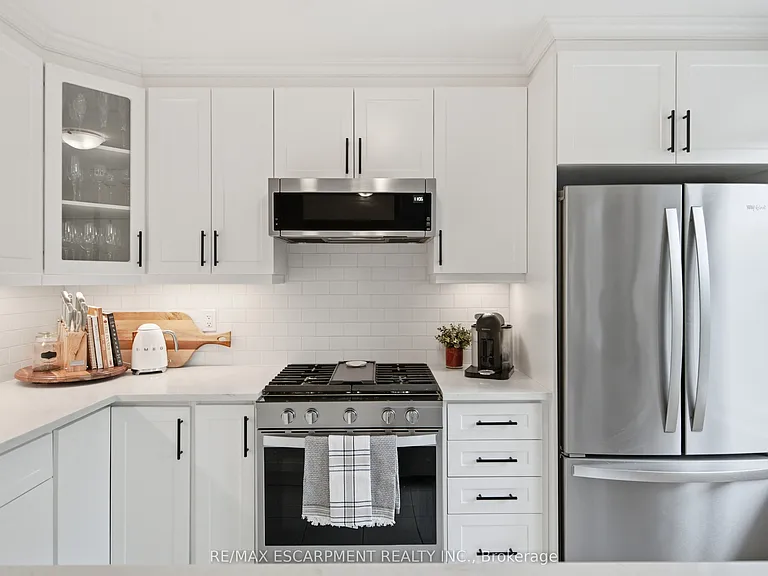 383 Dundas St E #49 — Photo 11