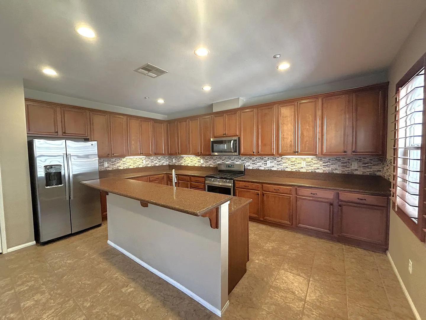 11450 Church St #5 Rancho Cucamonga 91730 (3 Bed / 2.5 Bath) — Photo 3