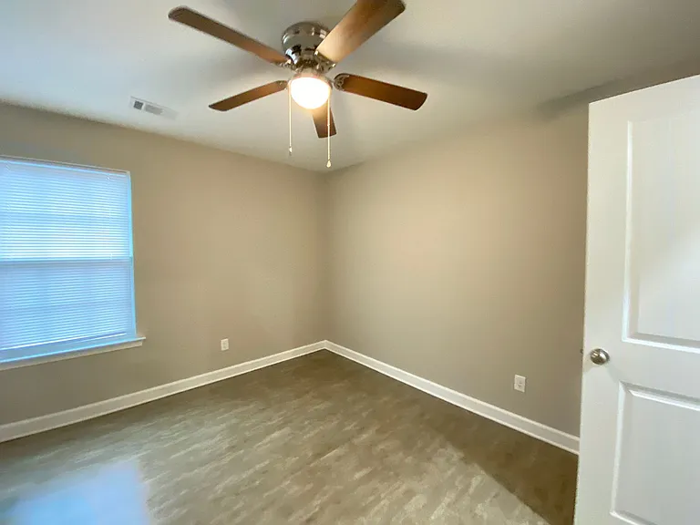 413 Sparrow Rd — Photo 6