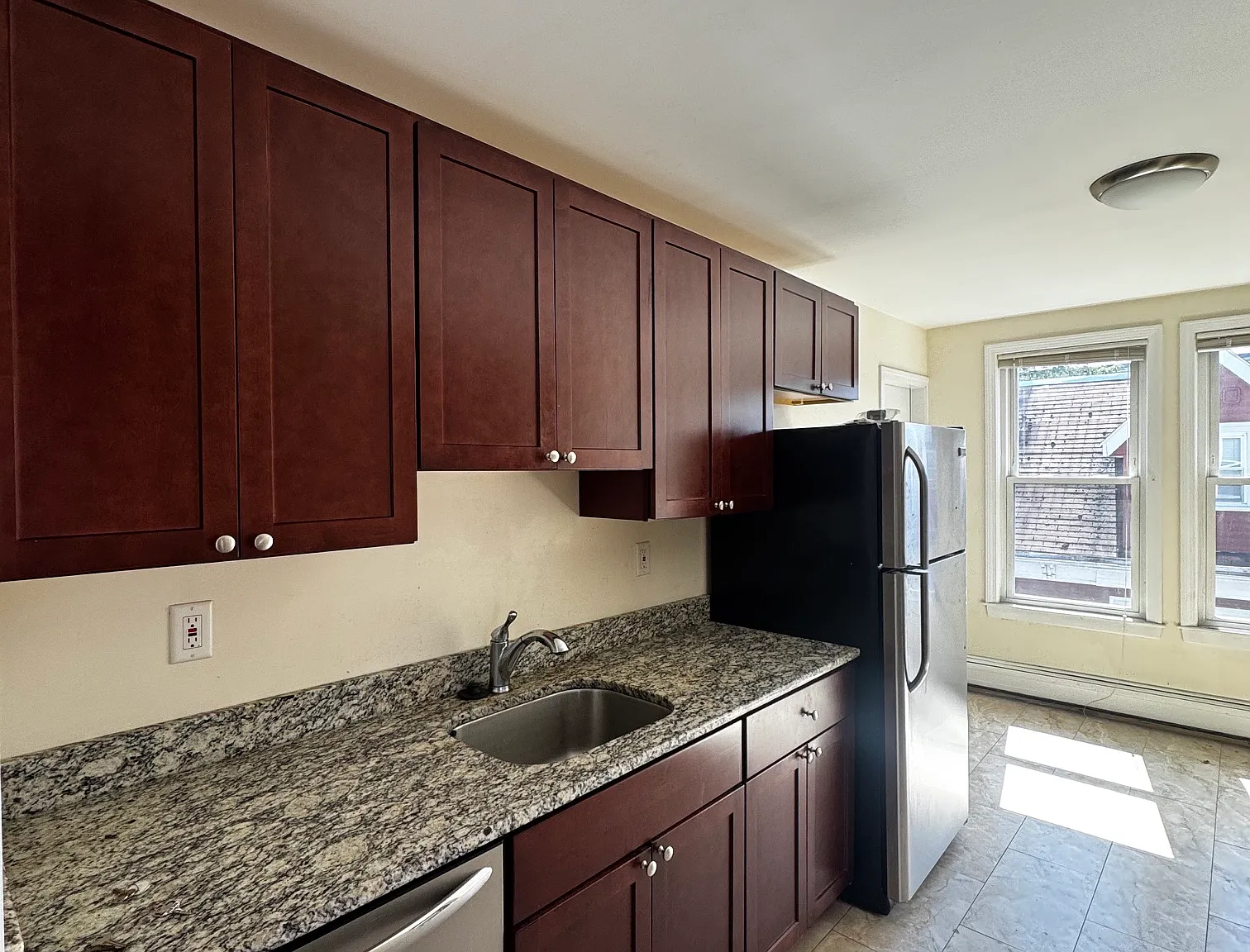 2 bed, 1200 sqft, $3,100 — Photo 2