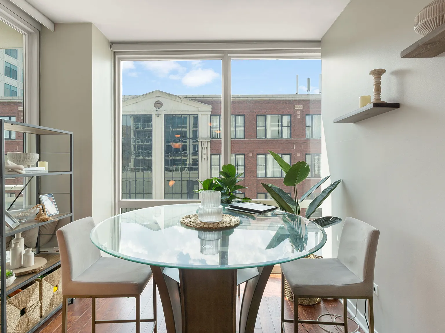 1 bed, 931 sqft, $3,150 — Photo 4