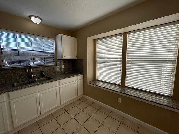 3rd image of 5257 Beaverbrook Dr