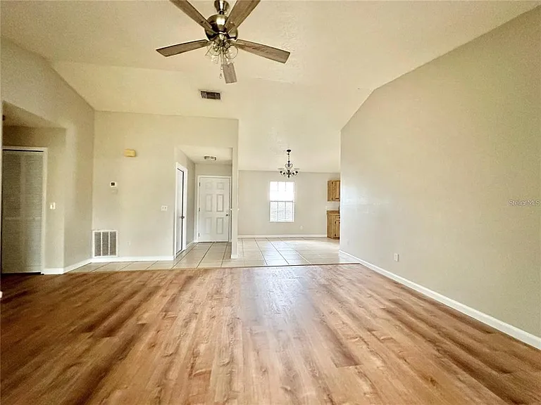 896 Mentmore Cir — Photo 10