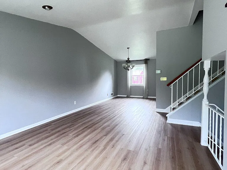 8407 Thornton Rd — Photo 6
