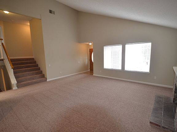 2nd image of 1395 Pebblewood Dr