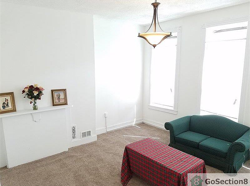 2nd image of 2038 McCulloh St