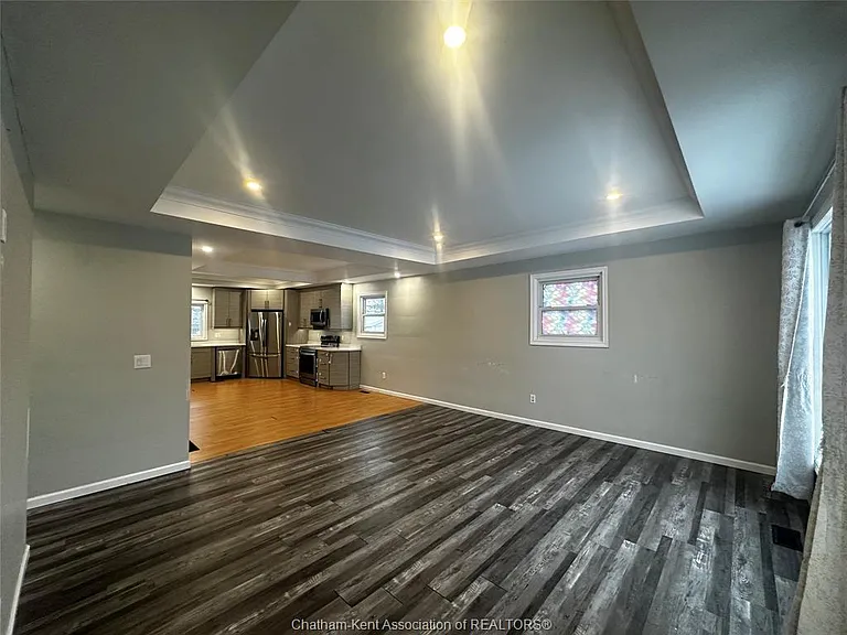 110 Victoria St — Photo 3