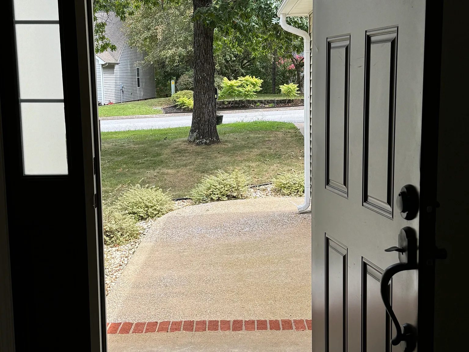 3 bed, 1453 sqft, $2,200 — Photo 2