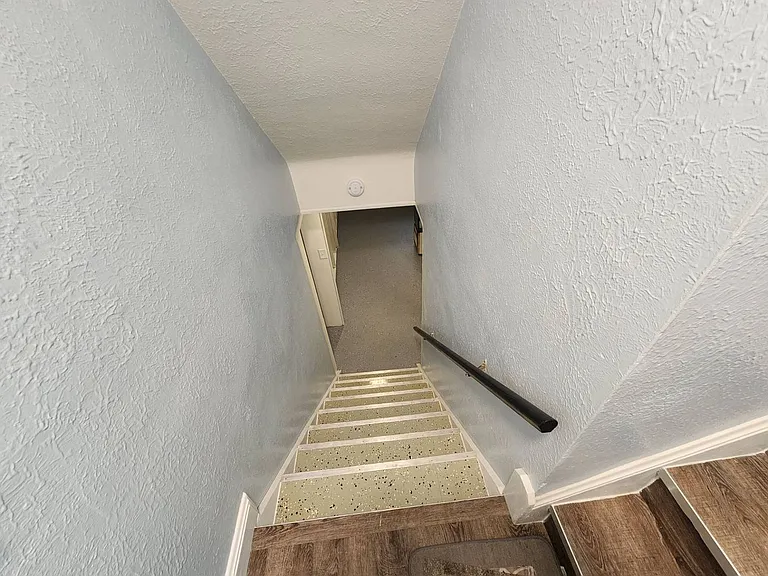 2506 Torrington Ave — Photo 33