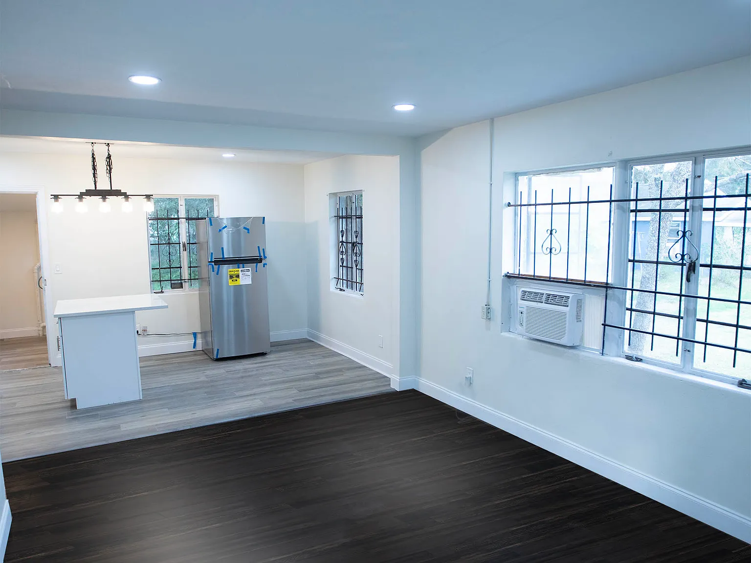 4 bed, 1090 sqft, $1,680 — Photo 2