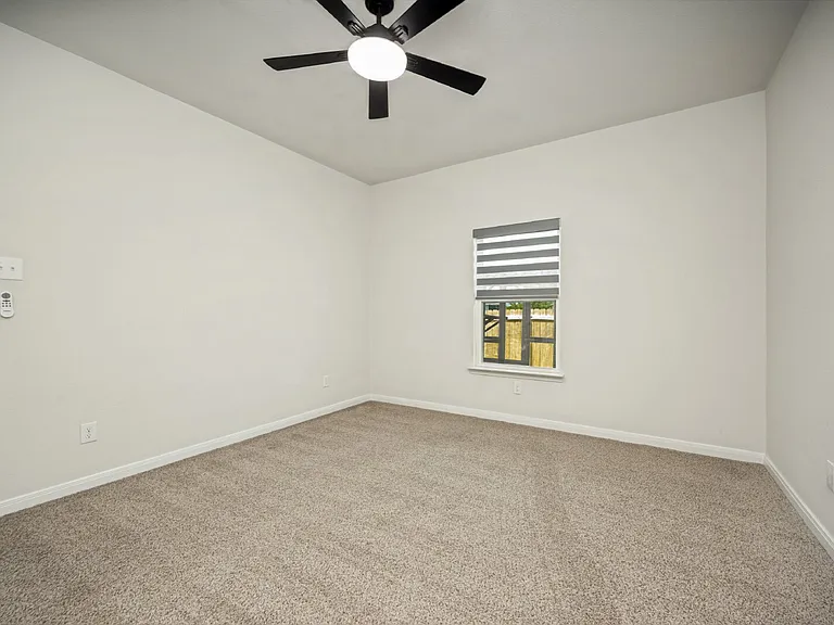 8213 White Wolf Trl — Photo 16