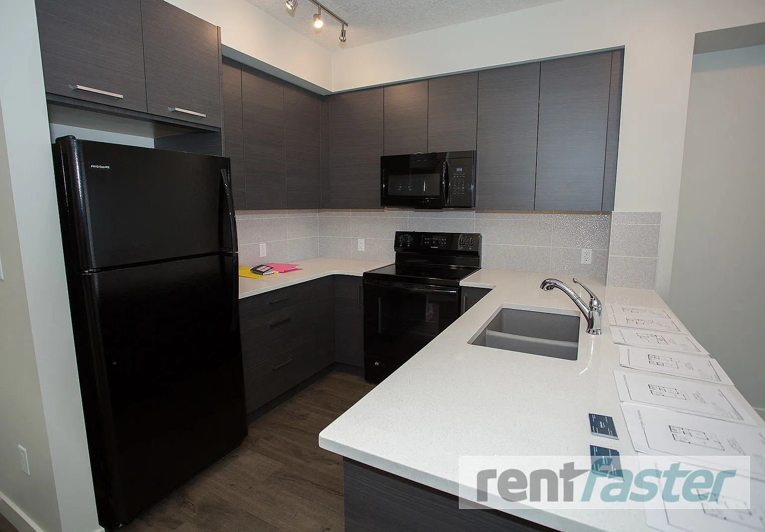 Victoria Crossing Griesbach — Photo 4
