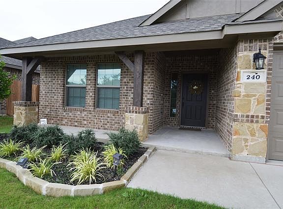 3rd image of 240 Buckskin Dr